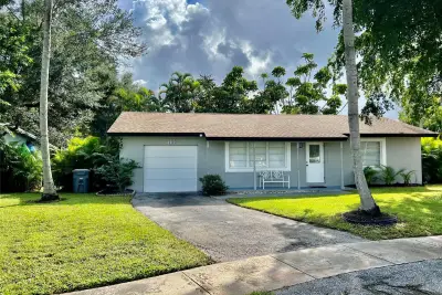 18435 Spanish Isles Ct, Boca Raton: photo 1 of 12