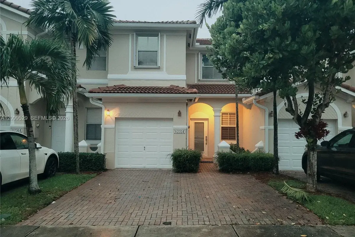 12354 SW 124th Path, Miami: photo 1 of 13