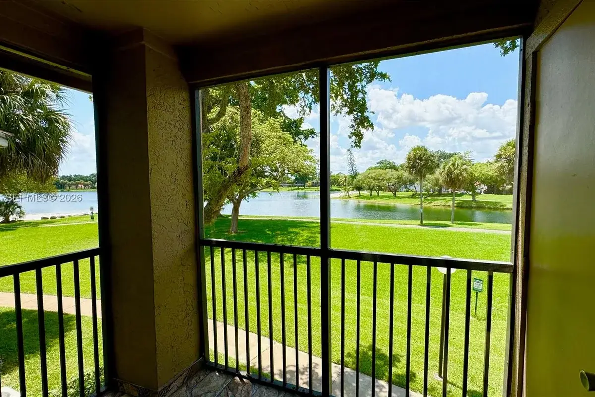 15560 SW 106th Ln #1314, Miami: photo 1 of 42
