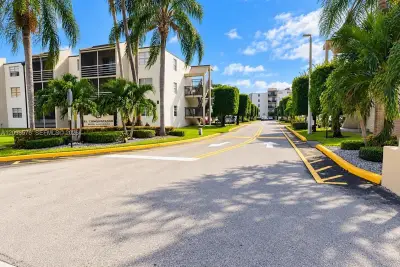 14185 SW 87th St #A-305, Miami: photo 1 of 8