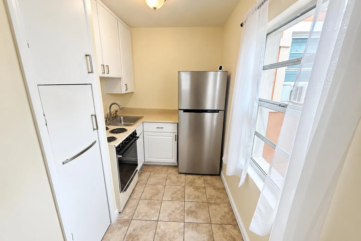 2735 NE 9th Ave #-B, Wilton Manors: photo 1 of 10