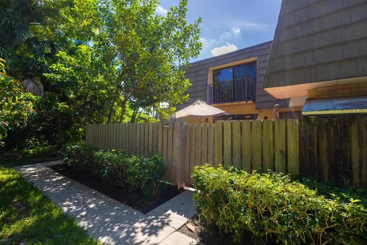 4603 46th Way, West Palm Beach: photo 1 of 26