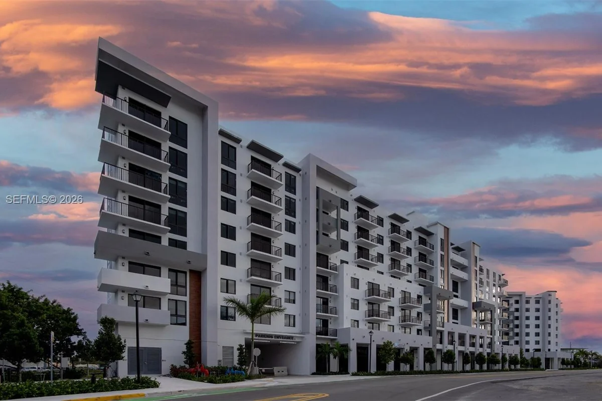 19401 W Dixie Hwy #729, Miami: photo 1 of 30
