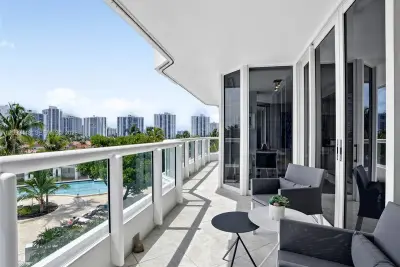 21055 Yacht Club Dr #710, Aventura: photo 1 of 64