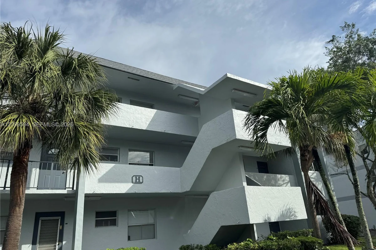8370 Sands Point Blvd #H309, Tamarac: photo 1 of 10