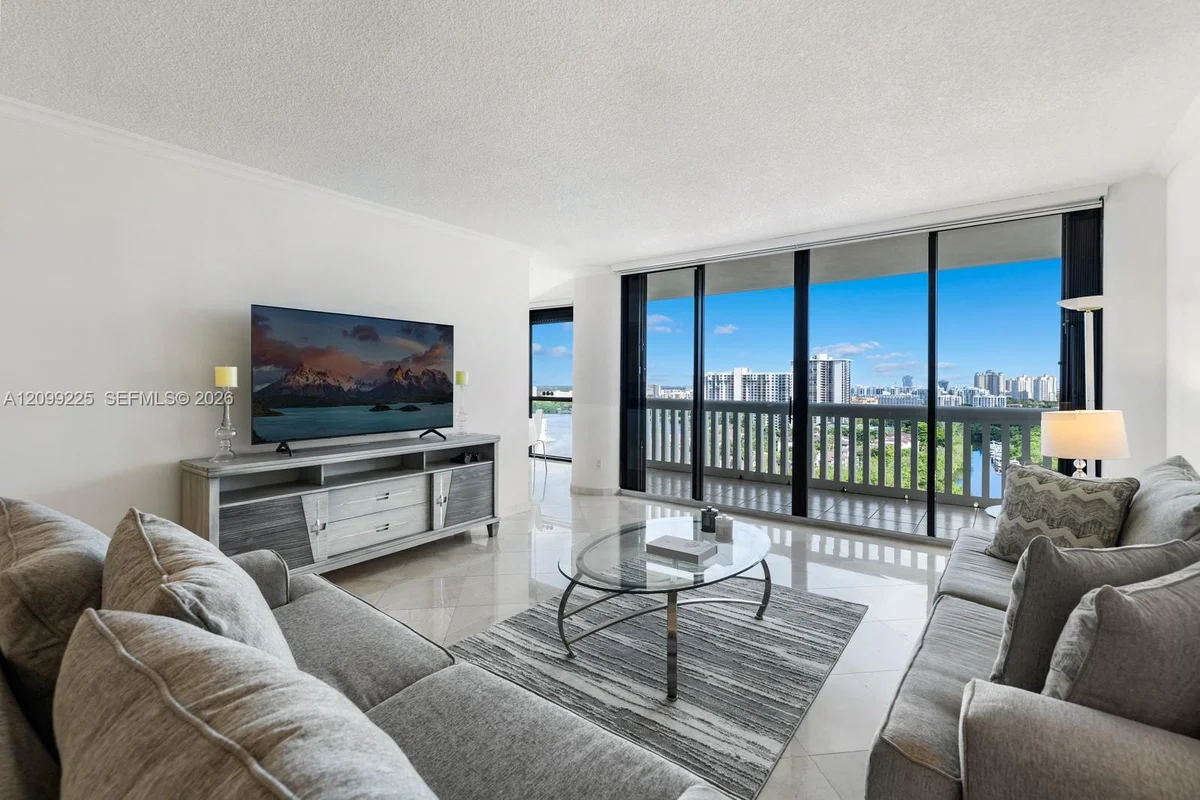 2000 Island Blvd #1710, Aventura: photo 1 of 35