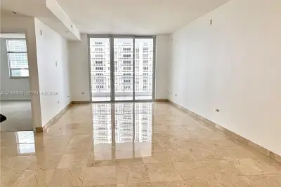 801 Brickell Key Blvd #1608, Miami: photo 1 of 9