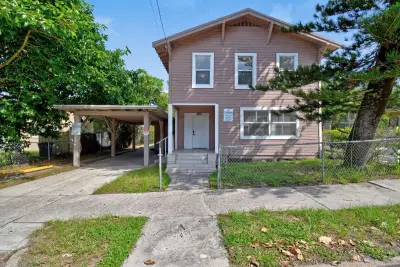885 7th St, West Palm Beach: photo 1 of 48