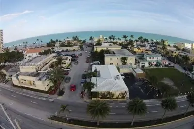 330 Coolidge St #2, Hollywood: photo 1 of 7