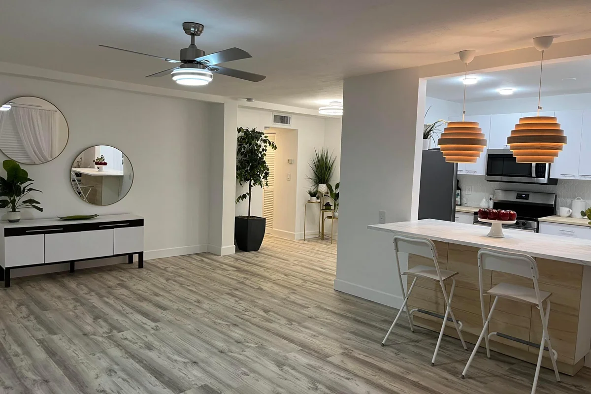 11685 Canal Dr #304, North Miami: photo 1 of 26