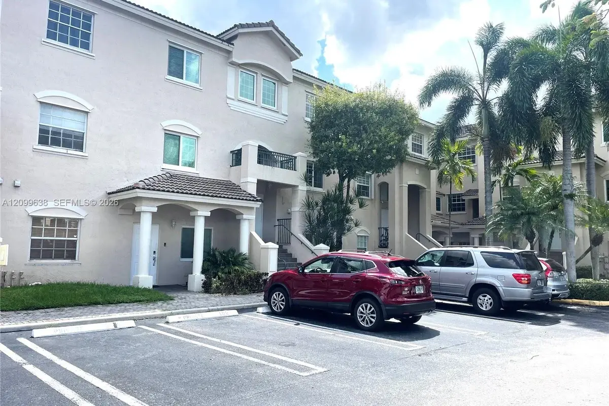 5640 NW 115th Ct #208, Doral: photo 1 of 23