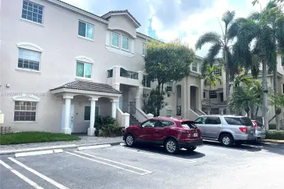 5640 NW 115th Ct #208, Doral: photo 1 of 23