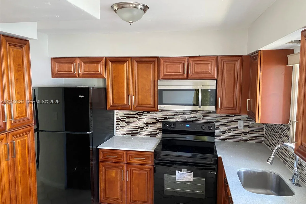 7410 Tropicana St, Miramar: photo 1 of 13