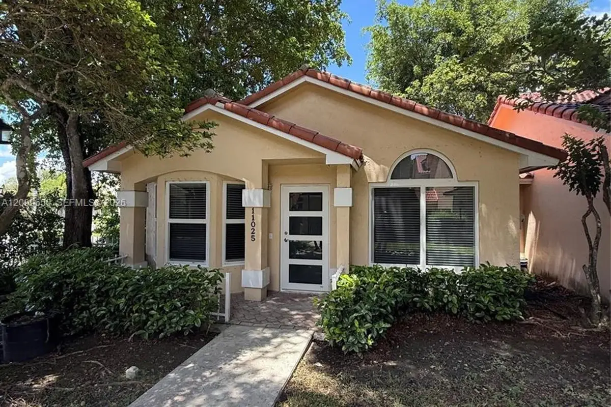11025 SW 152nd Ct, Miami: photo 1 of 16