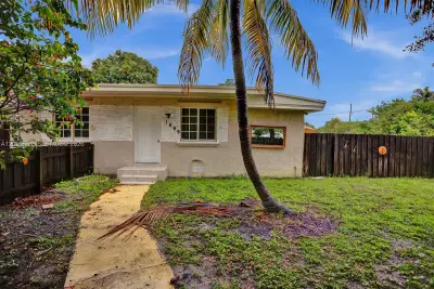 1699 NE 157th Ter, North Miami Beach: photo 1 of 43