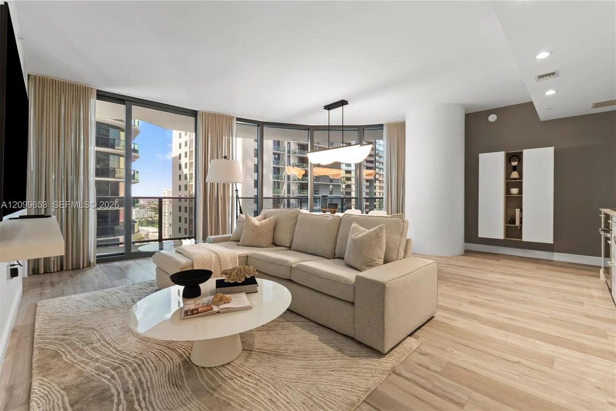 45 SW 9th St #1708, Miami: photo 1 of 29
