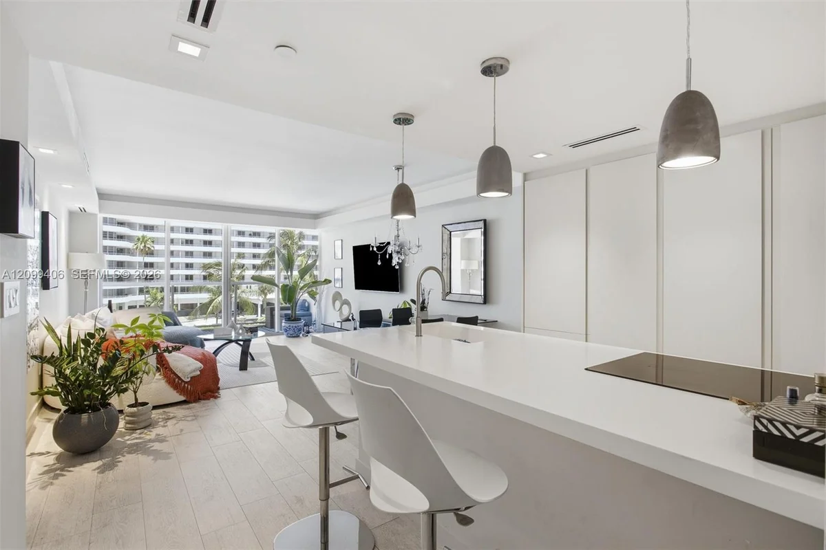 5600 Collins Ave #5A, Miami Beach: photo 1 of 31