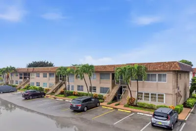 144 Stratford K, West Palm Beach: photo 1 of 17