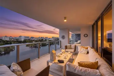 1180 N Federal Hwy #804, Fort Lauderdale: photo 1 of 39