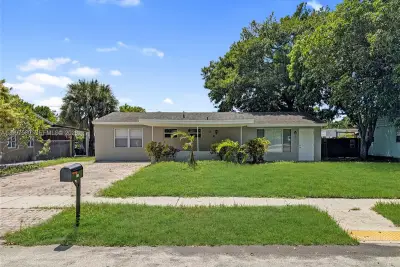 6510 SW 16th Ct, North Lauderdale: photo 1 of 39