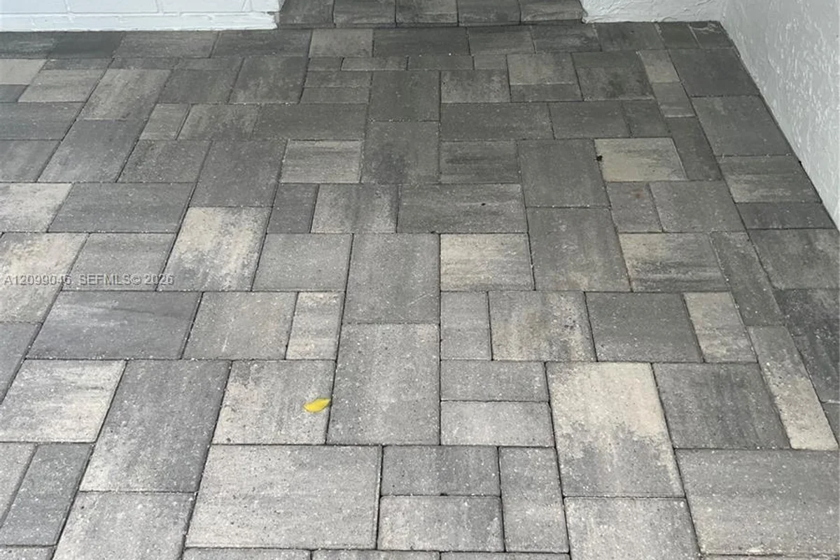 8221 NW 14th St, Plantation: photo 1 of 39