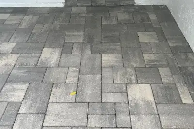8221 NW 14th St, Plantation: photo 1 of 39
