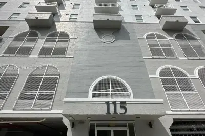 115 SW 11th St #701, Miami: photo 1 of 10