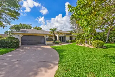 3230 Riviera Dr, Delray Beach: photo 1 of 42
