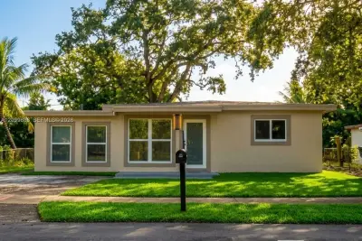 3201 SW 48th Ave, West Park: photo 1 of 28
