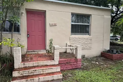13535 NE 6th Ave, North Miami: photo 1 of 8