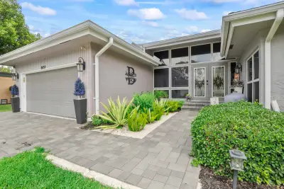 8059 Buttonwood Cir, Tamarac: photo 1 of 30