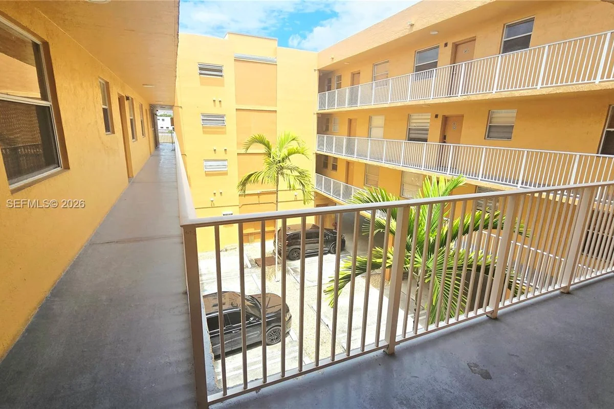 2441 SW 31st Ave #207, Miami: photo 1 of 66