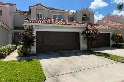 10452 Lake Vista Cir, Boca Raton: photo 1 of 32
