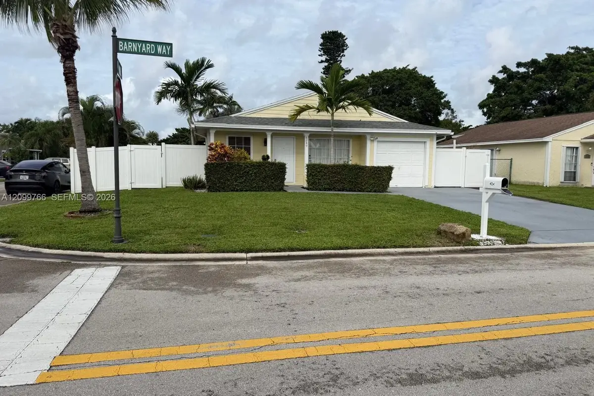 8289 Barnyard Way, Boca Raton: photo 1 of 39