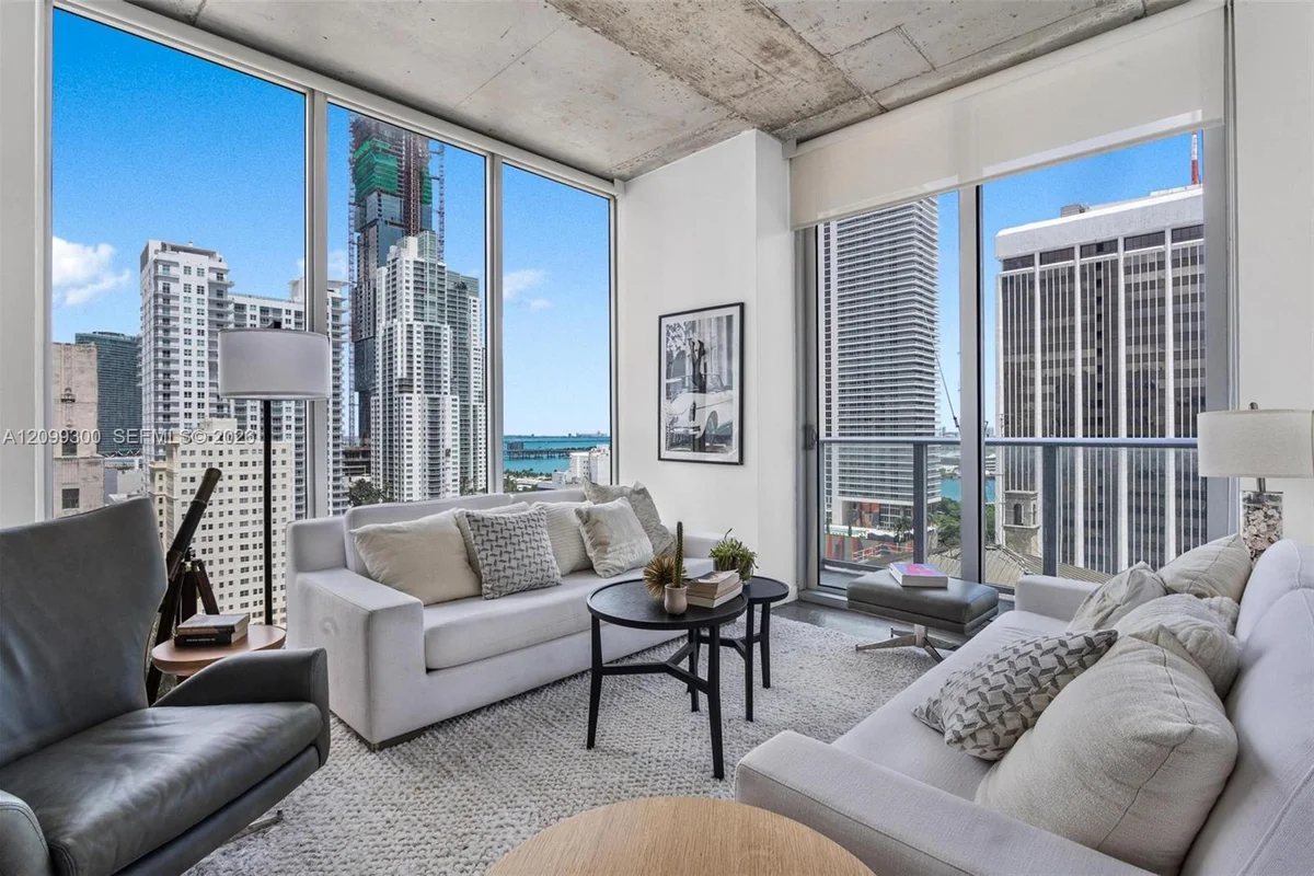 151 SE 1st St #2102, Miami: photo 1 of 44