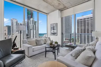 151 SE 1st St #2102, Miami: photo 1 of 44
