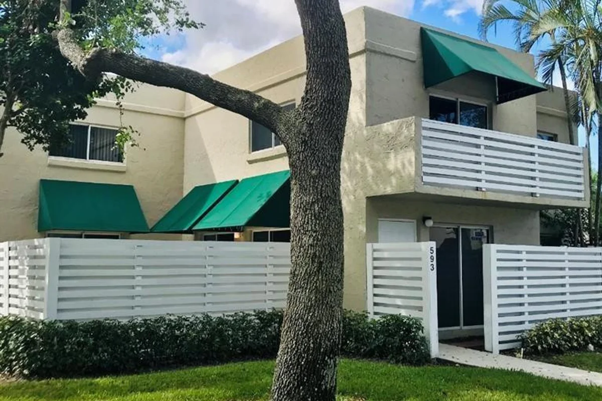 593 NW 98th Ave #1, Plantation: photo 1 of 40