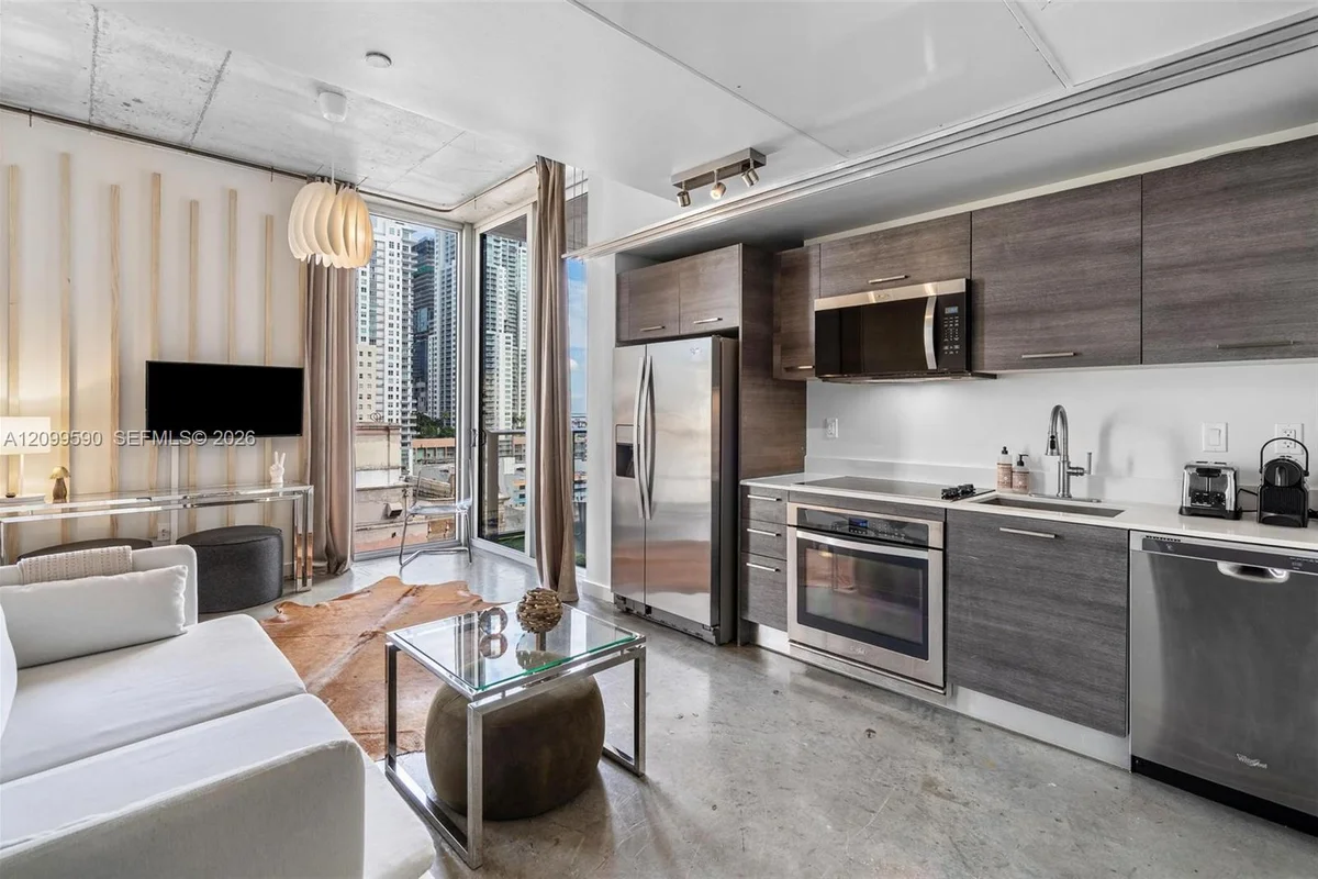 151 SE 1st St #1404, Miami: photo 1 of 44