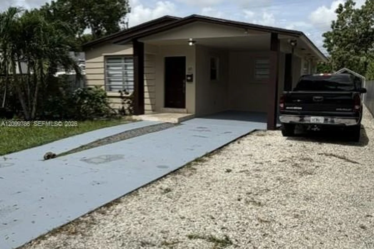 117 Carlisle Dr #a, Miami Springs: photo 1 of 10
