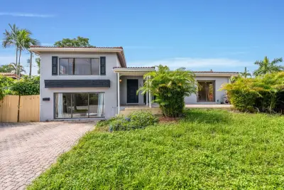 1425 NE 4th Ct, Boca Raton: photo 1 of 66