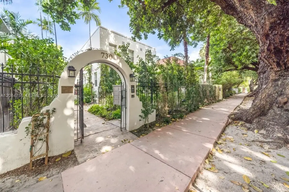 726 Meridian Ave #1, Miami Beach: photo 1 of 24