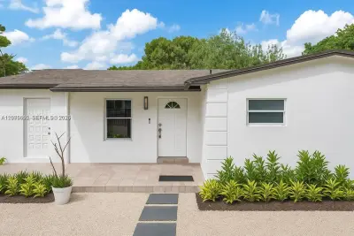 341 NW 43rd St, Miami: photo 1 of 35