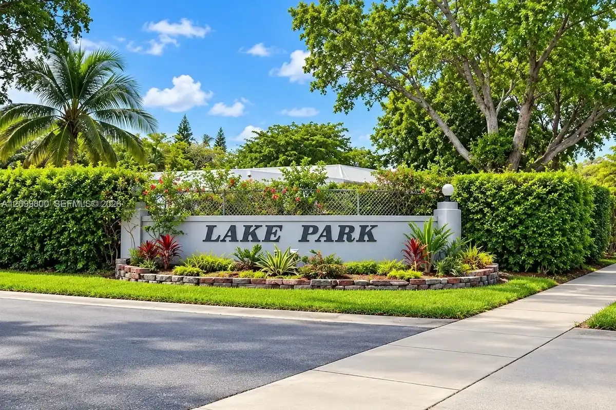 850 SW 138th Ave #310D, Pembroke Pines: photo 1 of 6