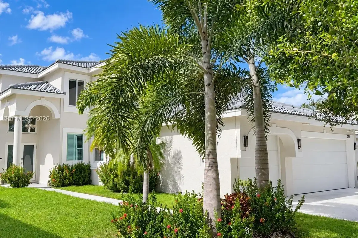 212 SW 179th Ave, Pembroke Pines: photo 1 of 7