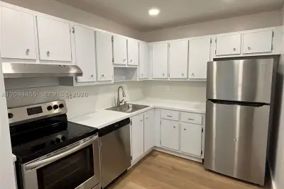 8277 SW 128th St #113, Pinecrest: photo 1 of 22