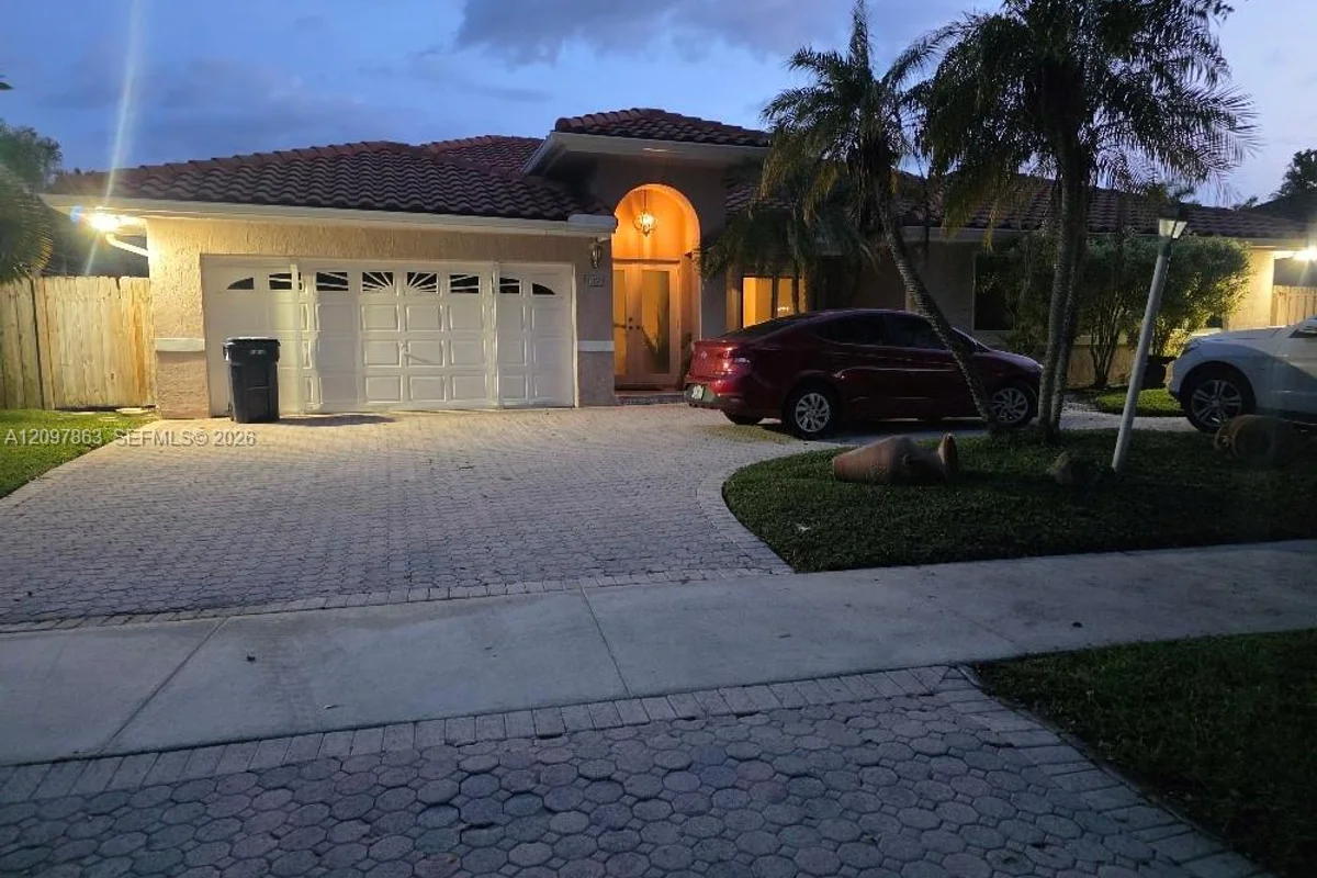 15532 SW 112th Ter, Miami: photo 1 of 8