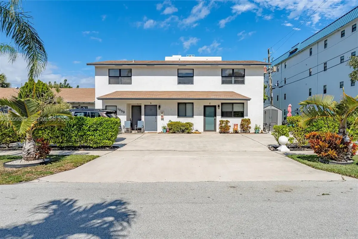 1959 SE 3rd St #C, Deerfield Beach: photo 1 of 16
