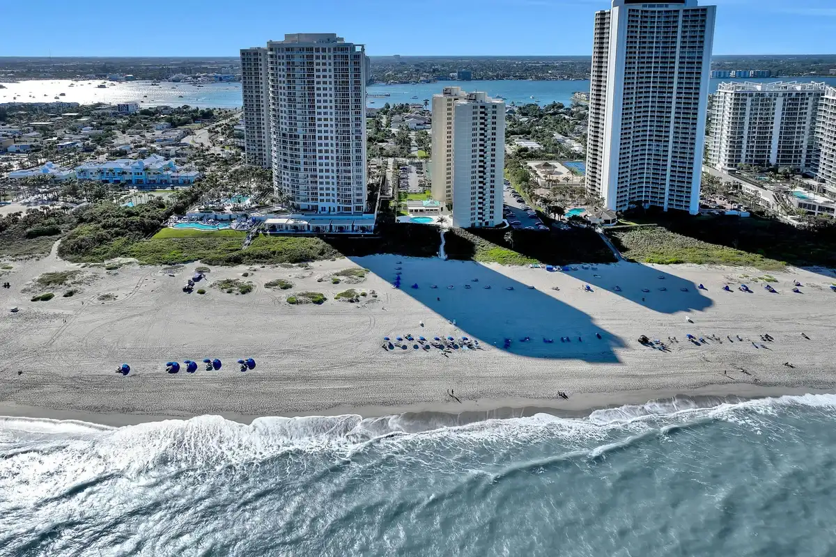 2800 N Ocean Dr #B-17C, Riviera Beach: photo 1 of 23