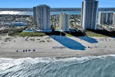 2800 N Ocean Dr #B-17C, Riviera Beach: photo 1 of 23