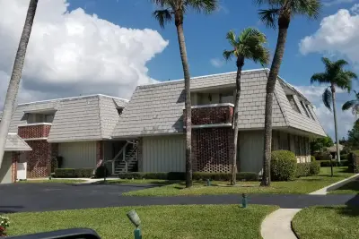 415 Pine Tree Ct #17, Atlantis: photo 1 of 50